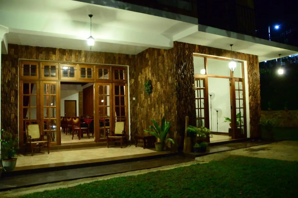 Hotel Veraima Kandy